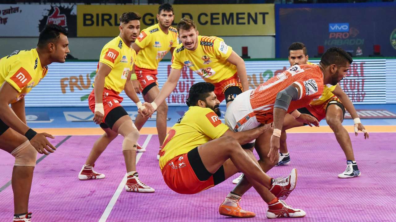 PUN Vs GUJ Dream11 Team Prediction : Gujarat Fortune Vs Puneri Paltan Pro Kabaddi League Dream 11 Team Picks