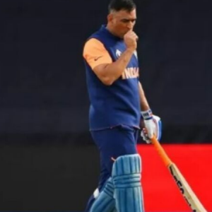 MS Dhoni finger injury: Veteran Indian cricketers suffers hairline fracture on finger