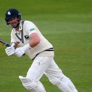 Darren Stevens double-century: Watch 43-year old Kent batsman becomes oldest batsman since 1950 to score double-hundred