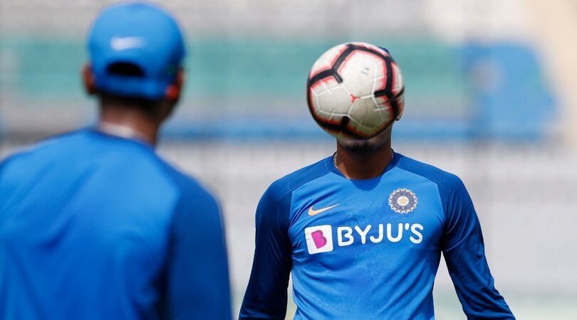 BCCI posts a photo of Indian player with covered face, Pandya gives hilarious reply