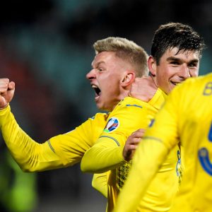 Watch: Oleksandr Zinchencko comically celebrates after Ukraine qualify for Euro 2020