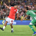 Ronaldinho comes out of retirement to produce a filthy no look assist