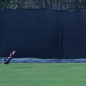 Vijay Hazare Trophy 2019-20: Watch Jayveer Parmar's incredible catch to dismiss Abhinav Mukund