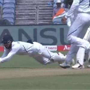 WATCH: Wriddhiman Saha grabs first-rate juggling catch to dismiss Faf du Plessis