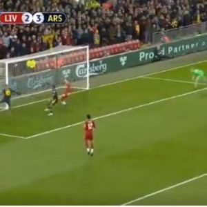 Mesut ozil makes an outrageous performance against Liverpool in League Cup match