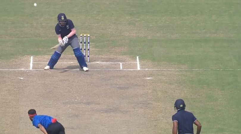 WATCH: Krishnappa Gowtham scoops Siddarth Kaul for innovative six over third-man in Deodhar Trophy