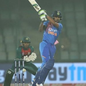 Should Shikhar Dhawan's T20I strike rate bother India?