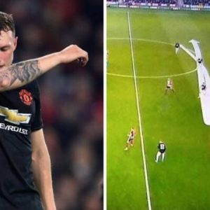 Phil Jones gets offside trap horribly wrong against Sheffield united last night