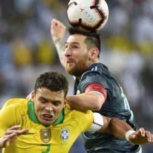 Lionel Messi News: Thiago Silva accuses Messi of manipulating referees on pitch