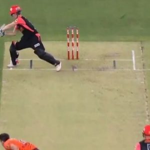 WATCH: Sam Harper prepares for ramp shot but plays cut after Kane Richardson pitches ball outside the pitch