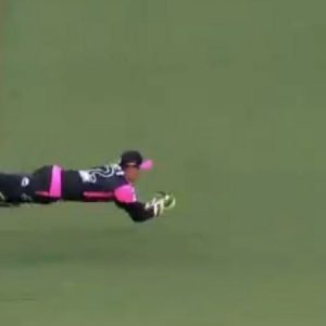Josh Philippe catch vs Scorchers: Watch Sixers wicket-keeper dives full length to dismiss Liam Livingstone in BBL 2019