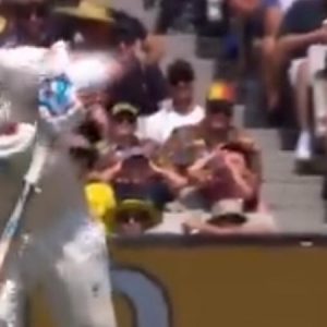 WATCH: Steve Smith nearly catches himself off Neil Wagner's lethal bouncer at MCG