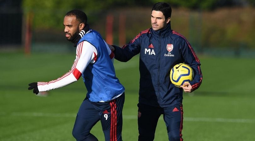 Mikel Arteta instructs Alexandre Lacazette to not do flicks in Arsenal training