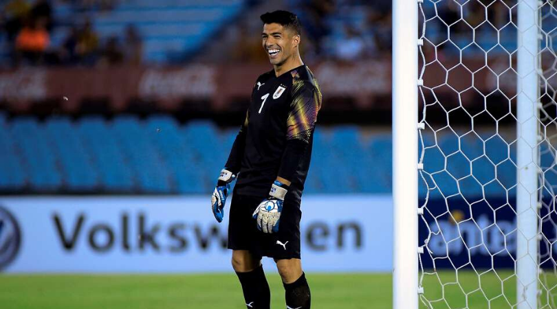 Watch Luis Suarez played as a Goal Keeper during Diego Forlan’s farewell match
