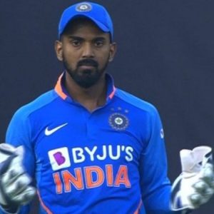 Why is KL Rahul keeping wickets instead of Rishabh Pant in India vs Australia Mumbai ODI?