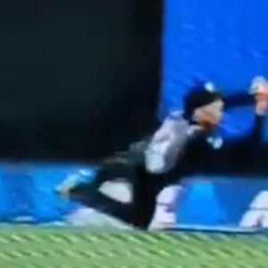 WATCH: Mitchell Santner grabs flying catch to dismiss Virat Kohli in Wellington T20I