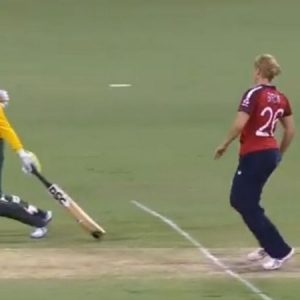 WATCH: Katherine Brunt doesn't mankad Sune Luus in crunch situation; creates storm on social media
