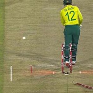 WATCH: Mitchell Starc castles Quinton de Kock with a jaffa in Johannesburg T20I
