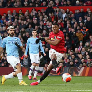 Anthony Martial goal vs Man City Man Utd forward scores off a cheeky Bruno Fernandes free kick as City defence goes to sleep