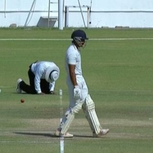 WATCH: C Shamshuddin gets injured in Ranji Trophy final; KN Ananthapadmanabhan to umpire for 90 overs