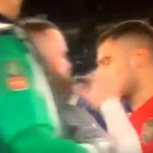 Wayne Rooney slaps Andres Pereira after last night match; Manchester United fans thank him for it