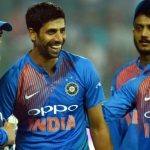 Ashish Nehra passes verdict on MS Dhoni's international career