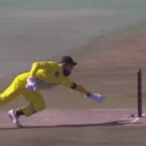3 Team Cricket South Africa: Ryan Rickelton affects MS Dhoni-like run-out to dismiss Reeza Hendricks in Solidarity Cup