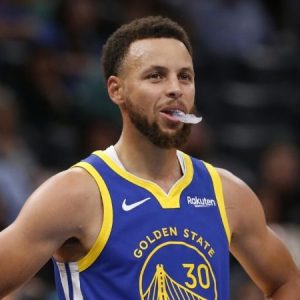 Stephen Curry disagrees with NFL's Black National Anthem idea