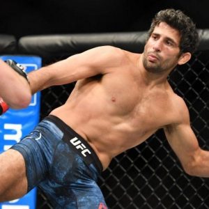 Beneil Dariush Defeats Scott Holtzman at UFC Vegas 6; Watch This Insane Spinning Elbow