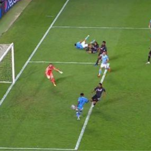 Raheem Sterling miss vs Lyon Man City star misses open goal from five yards