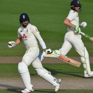 Twitter reactions on Chris Woakes and Jos Buttler powering England to win Old Trafford Test vs Pakistan