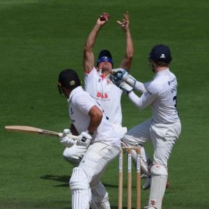 Bob Willis Trophy 2020: Alastair Cook grabs first-rate catch to dismiss Aaron Thomason off Simon Harmer
