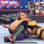 Asuka vs Mickie James ends with bizarre finish