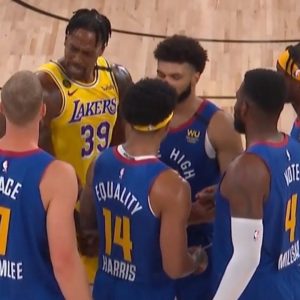 Dwight Howard spying on Nuggets