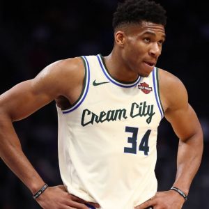 Giannis Antetokounmpo to Warriors