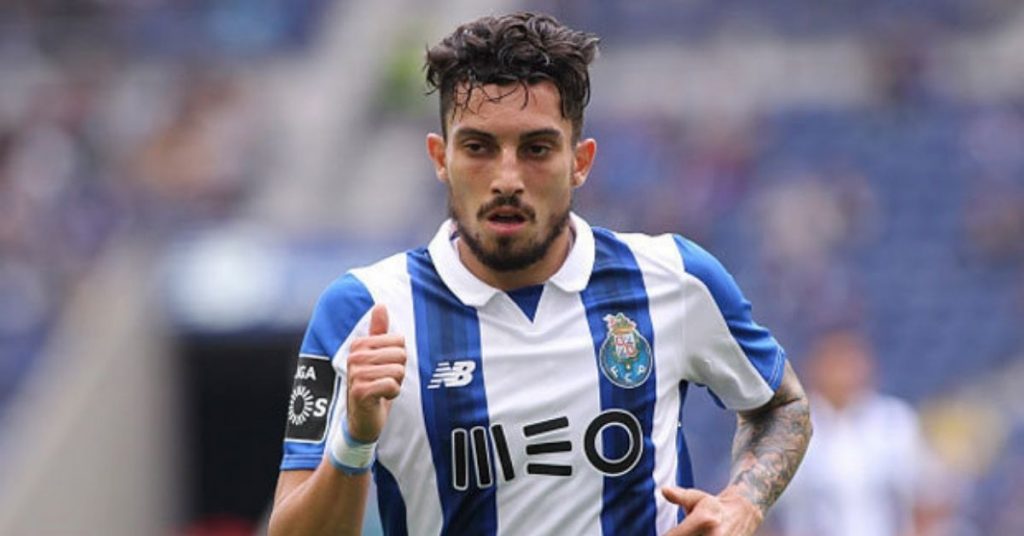 Man United Transfer News: Luke Shaw replacement opens up on his move to Old Trafford