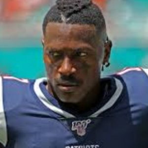 Antonio Brown News : Free agent wide receiver Antonio Brown to turn over evidence in assault case