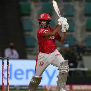 Why is Mayank Agarwal not playing today's IPL 2020 match vs SRH?