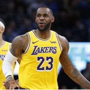 LeBron James and Lakers complain to refs