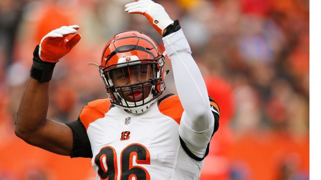 NFL trade News : Seahawks trade for Bengal's edge rusher Carlos Dunlap