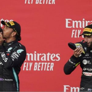 "Take your other shoe off"- Lewis Hamilton to Daniel Ricciardo before Shoey celebration