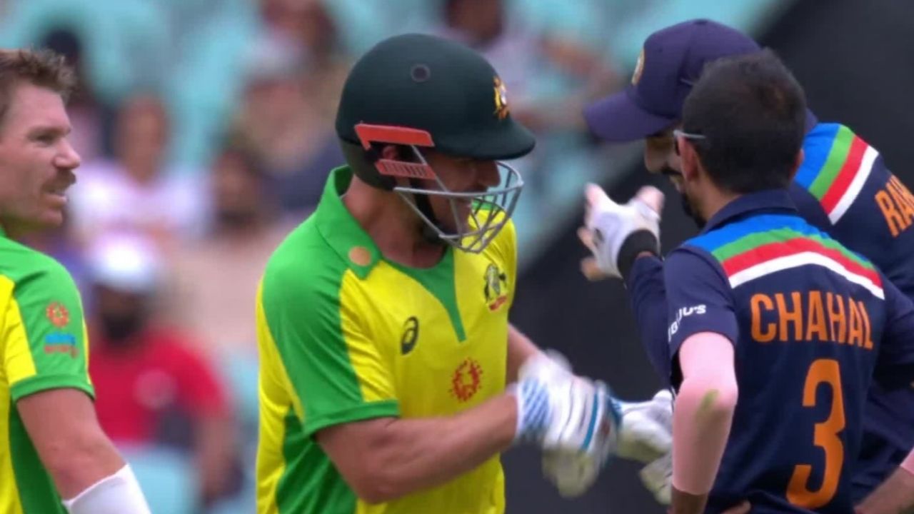 KL Rahul jokes around with Aaron Finch after Navdeep Saini's bouncer hits him on stomach