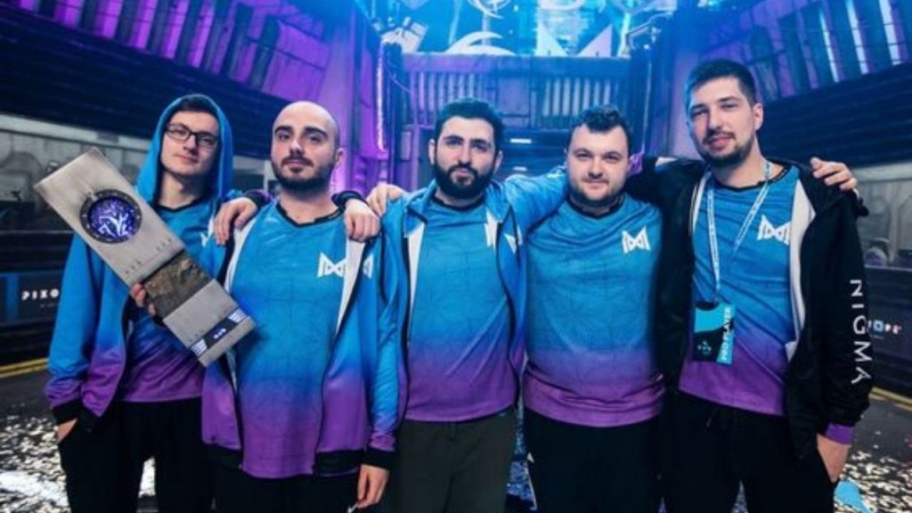 Dota 2 Roster Change: Nigma move W33 to the inactive roster; say he is free to explore options outside too