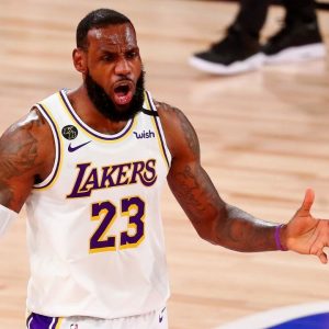 When LeBron James shut down a trashtalking fan for Kyrie Irving related taunt