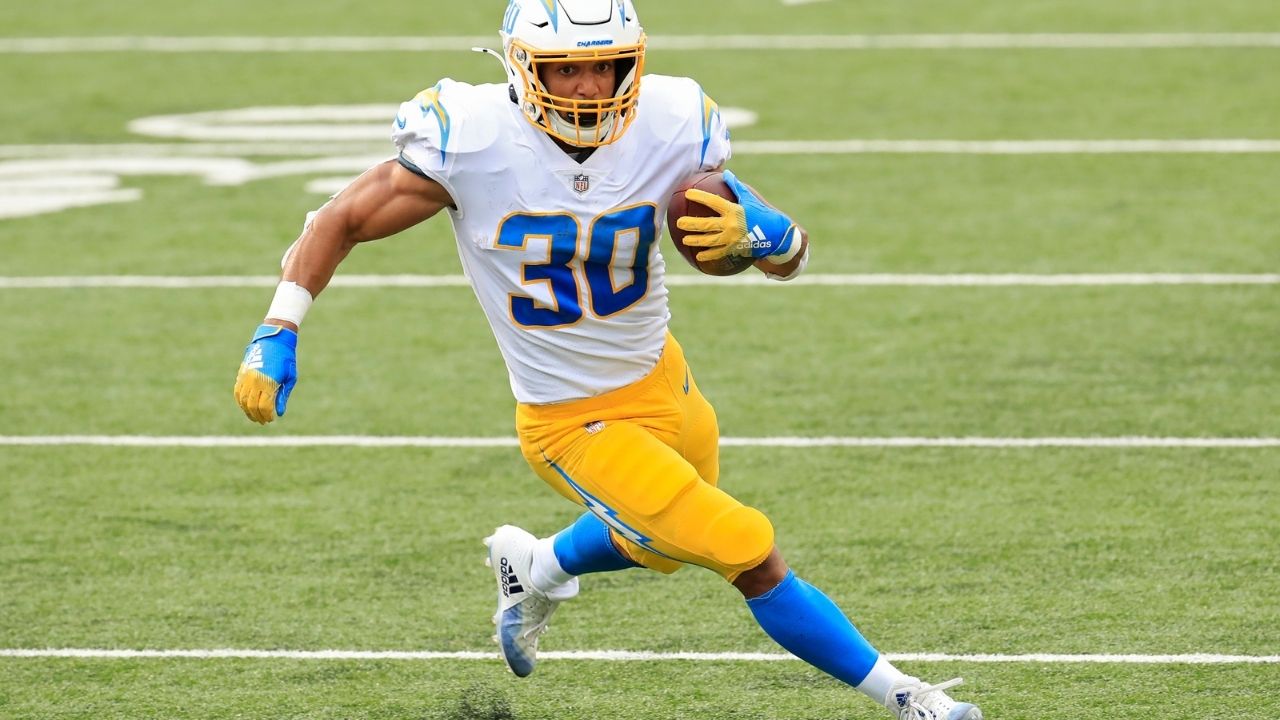 NFL Running Back Austin Eckler Announces Return To NFL On Twitch Stream, Twitch Roasts Adam Schefter