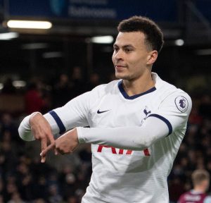 Dele Alli Catch : Watch Spurs Midfielder Mixes his Football Skills with Cricketing Expertise to Grab a Stunner