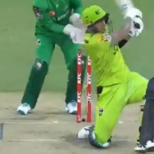 Alex Hales cricket: Watch Hales hits Adam Zampa over the roof to register fastest Thunder half-century