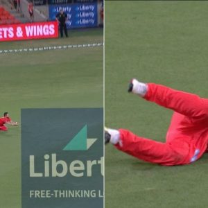 Rilee Rossouw catch vs Sydney Sixers: Watch Rossouw grabs terrific juggling catch to dismiss Jordan Silk in BBL 10