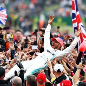 Silverstone tributes 7 time World Champion Lewis Hamilton by renaming pit straight