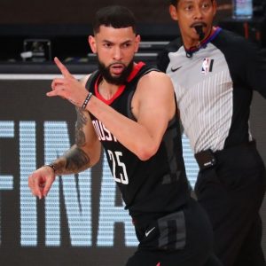 "Teammates think Austin Rivers is invisible": Newly signed Knicks guard ignored for open 3-pointer in debut game against Raptors